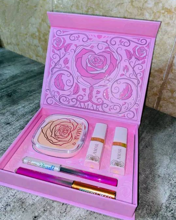CAJA DE MAQUILLAJE