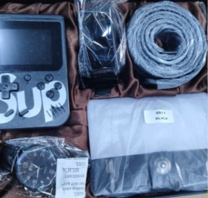 JUEGO RELOJ CARTERA CINTURON Y VIDEOJUEGO