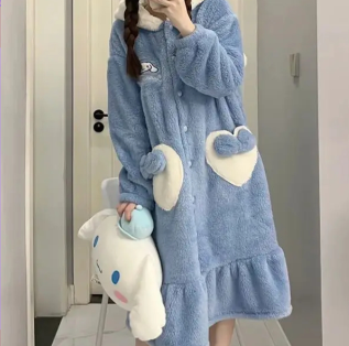 BATA CINAMONROLL