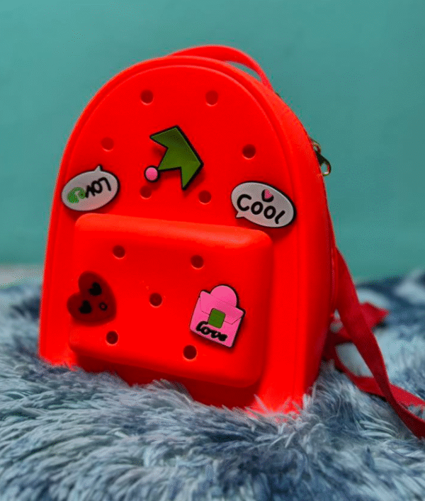 Captura de pantalla 2025-09-08 140239 MOCHILA CROCS